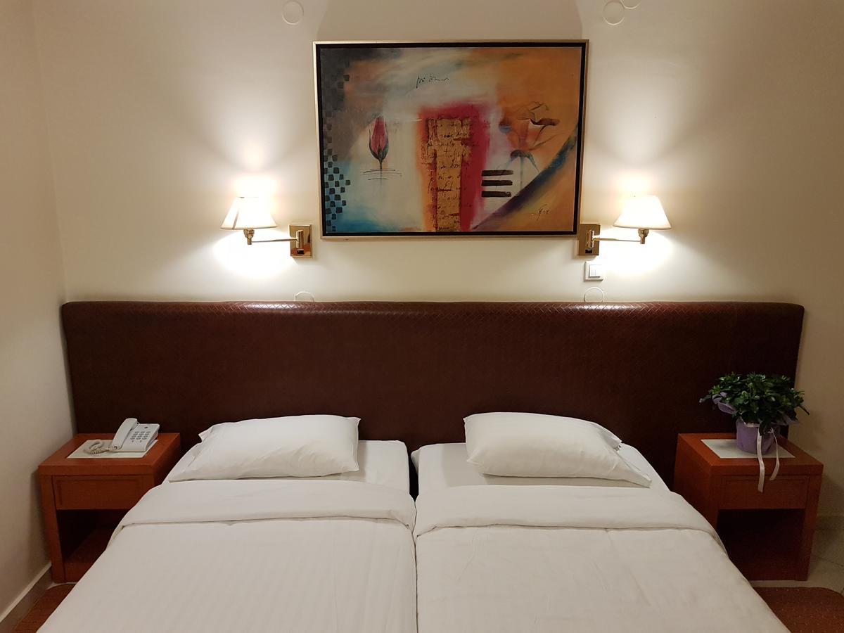 Liberty Hotel Ретимно Екстериор снимка